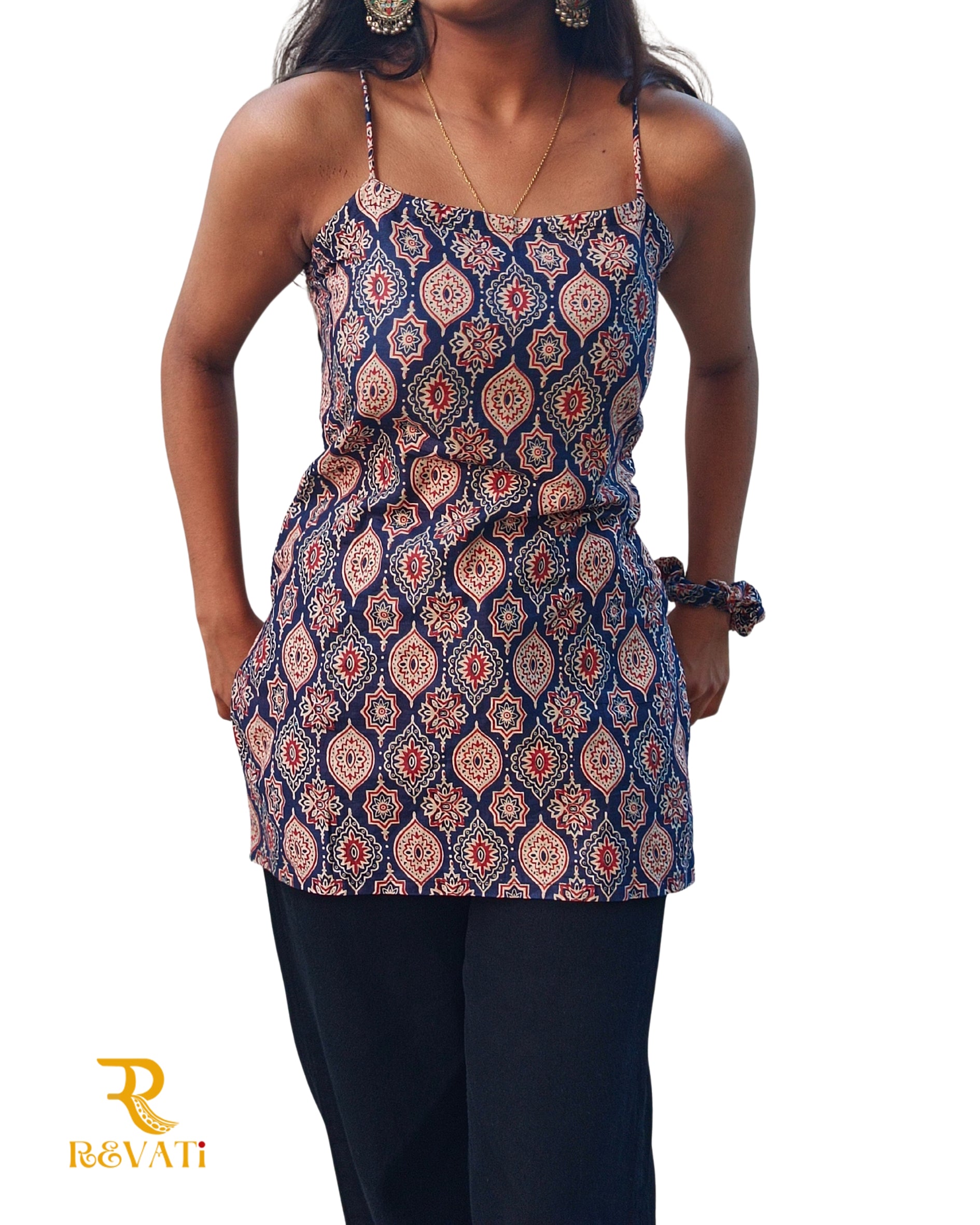 Elegant Sleeveless Indigo Printed Kurti – Handcrafted Cotton Wear